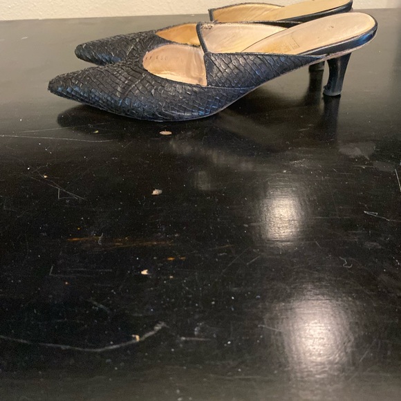 FERRAGAMO 🐍PYTHON MULES PREOWNED BLACK PYTHON Size-7.5 - Picture 7 of 14